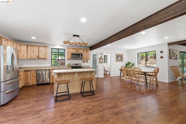 24159 Awahanee Rd, Sonora, CA 95370