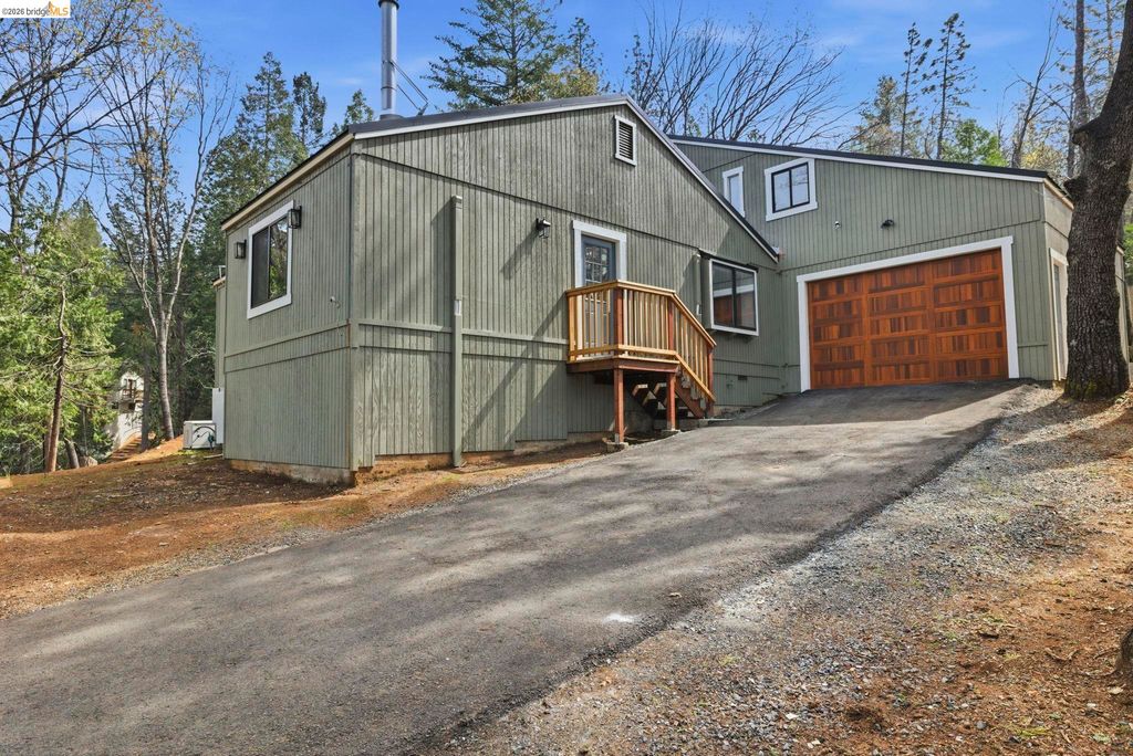 24159 Awahanee Rd, Sonora, CA 95370