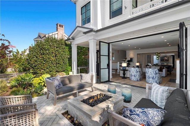 302 Orchid Avenue, Corona Del Mar (newport Beach), CA 92625