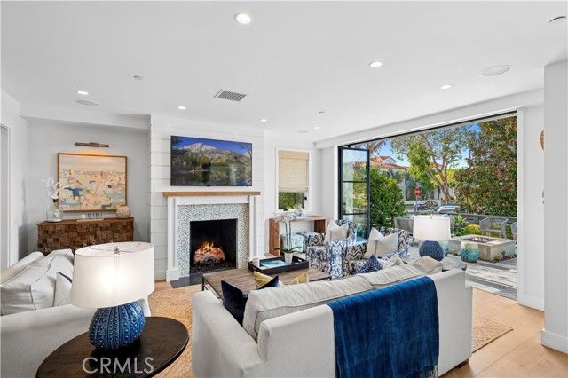 302 Orchid Avenue, Corona Del Mar (newport Beach), CA 92625
