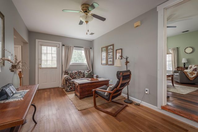 131 Montgomery Avenue, Versailles, KY 40383