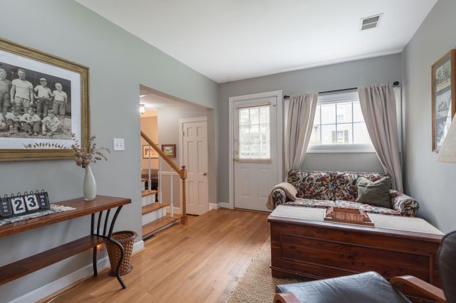 131 Montgomery Avenue, Versailles, KY 40383