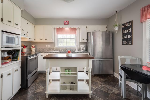 131 Montgomery Avenue, Versailles, KY 40383