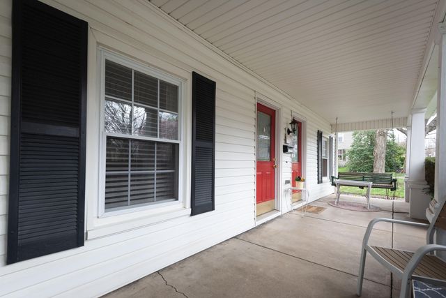 131 Montgomery Avenue, Versailles, KY 40383