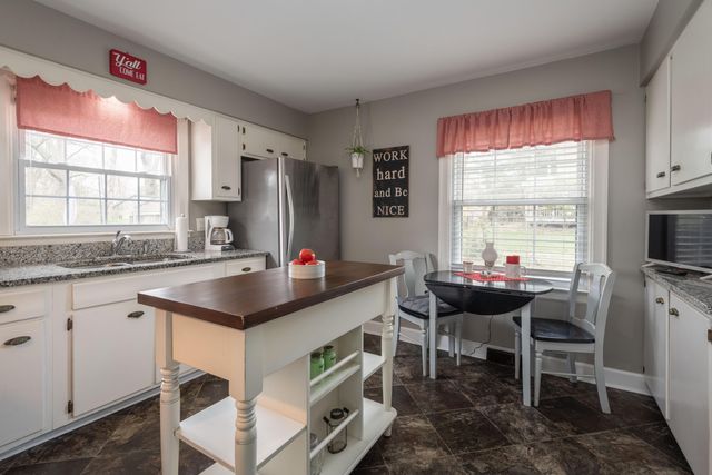 131 Montgomery Avenue, Versailles, KY 40383