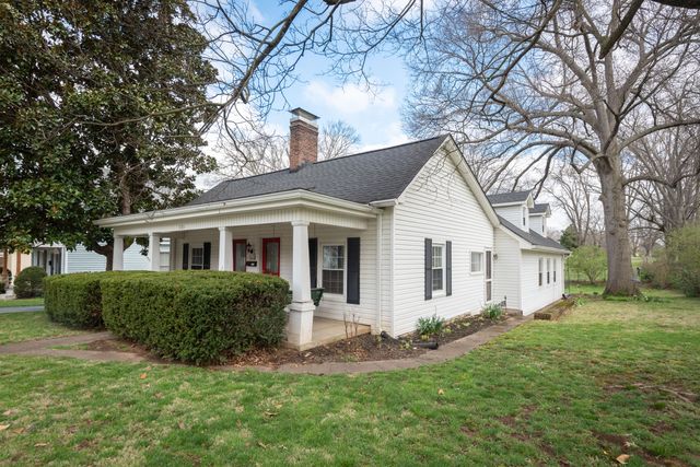 131 Montgomery Avenue, Versailles, KY 40383