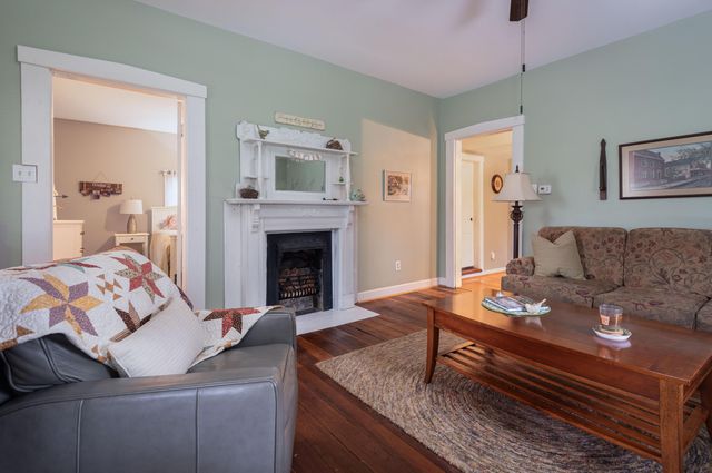 131 Montgomery Avenue, Versailles, KY 40383