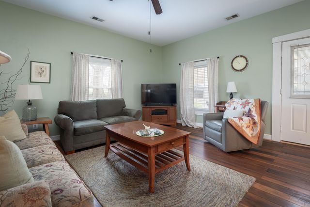 131 Montgomery Avenue, Versailles, KY 40383