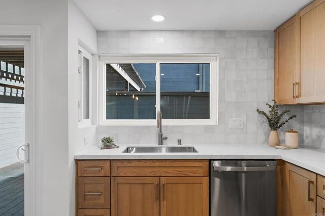 917 Intrepid Court, Del Mar, CA 92014