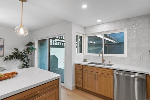 917 Intrepid Court, Del Mar, CA 92014