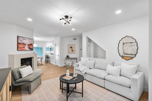 917 Intrepid Court, Del Mar, CA 92014