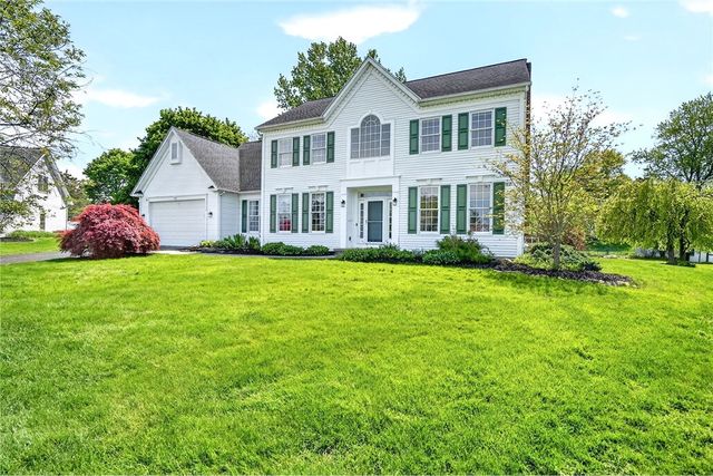 5 Lacosta Court, Perinton, NY 14450