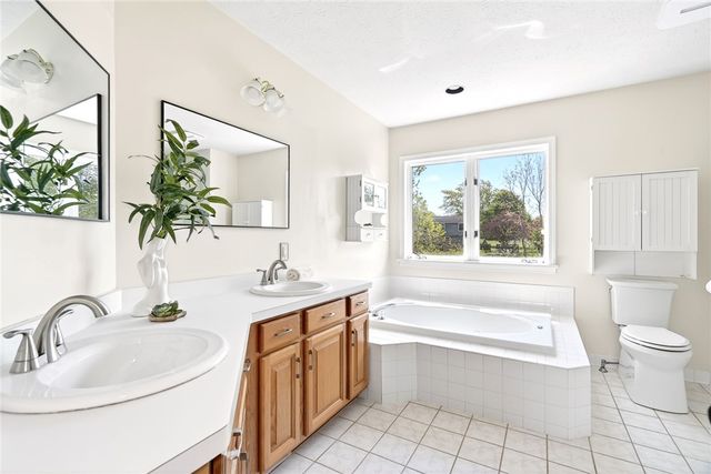 5 Lacosta Court, Perinton, NY 14450