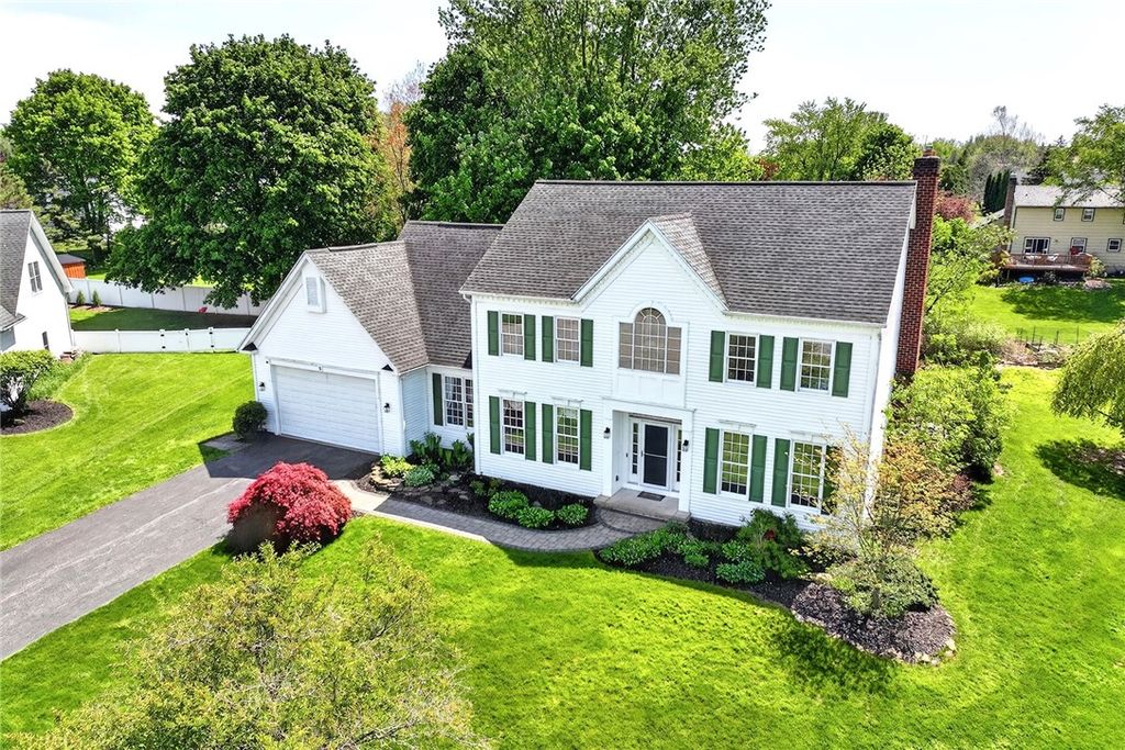 5 Lacosta Court, Perinton, NY 14450