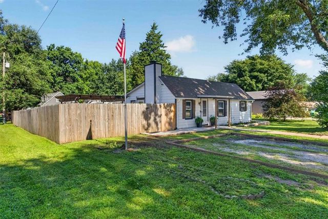 508 S Elm Street, Louisburg, KS 66053