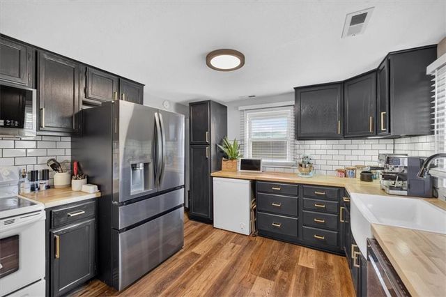 508 S Elm Street, Louisburg, KS 66053