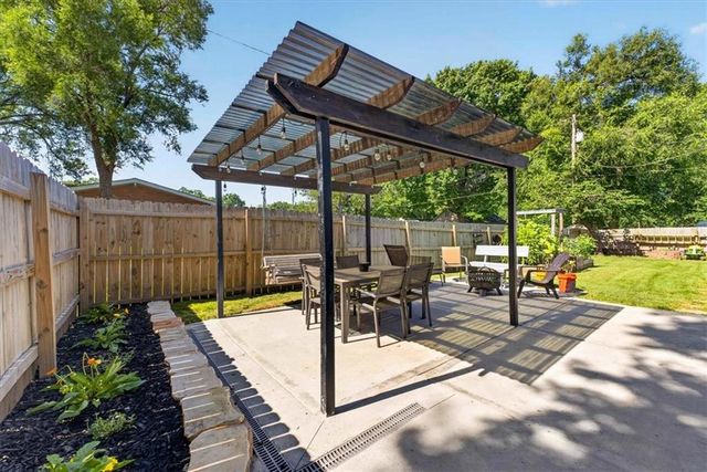 508 S Elm Street, Louisburg, KS 66053