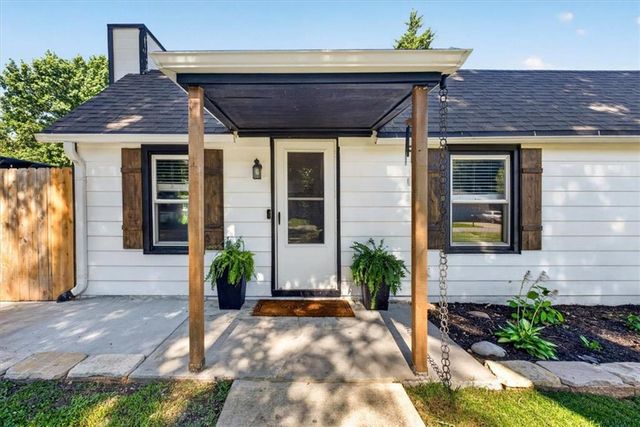 508 S Elm Street, Louisburg, KS 66053