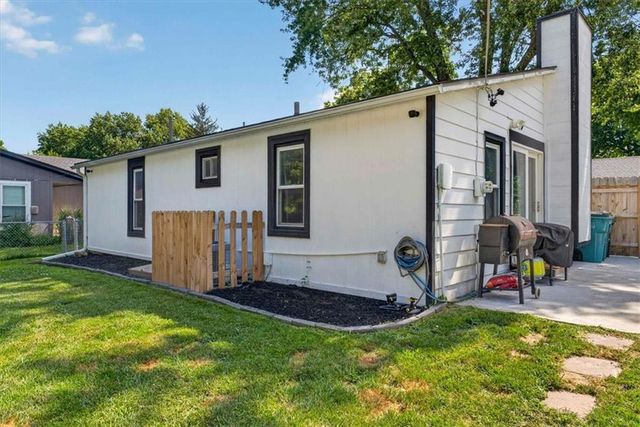 508 S Elm Street, Louisburg, KS 66053