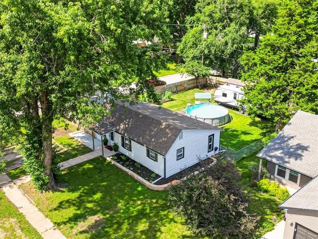 508 S Elm Street, Louisburg, KS 66053
