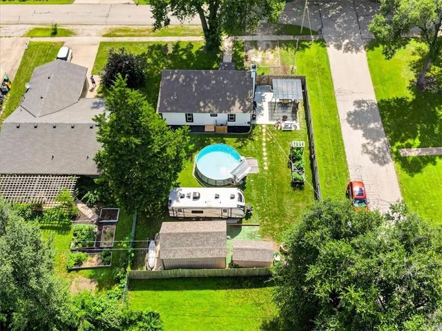 508 S Elm Street, Louisburg, KS 66053