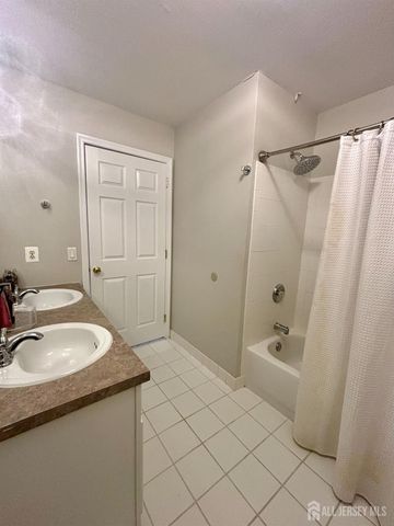 18 Seminole Court, Monroe, NJ 08831