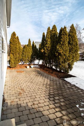 18 Seminole Court, Monroe, NJ 08831