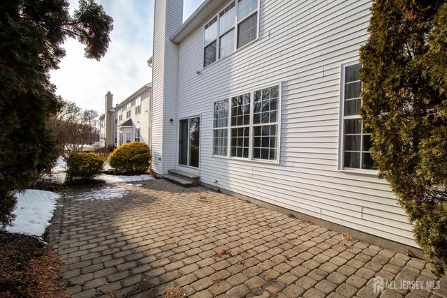 18 Seminole Court, Monroe, NJ 08831