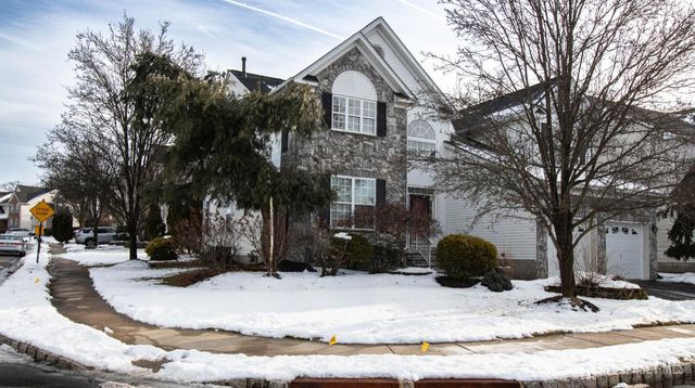 18 Seminole Court, Monroe, NJ 08831