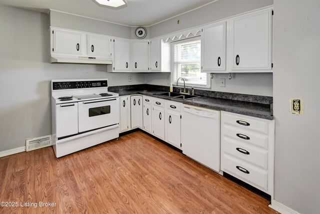 4607 Bardstown Rd, Louisville, KY 40218