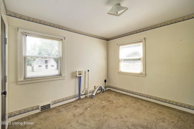 4607 Bardstown Rd, Louisville, KY 40218