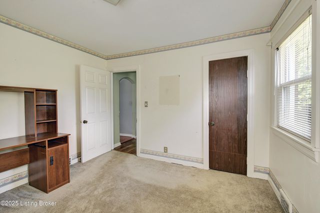 4607 Bardstown Rd, Louisville, KY 40218