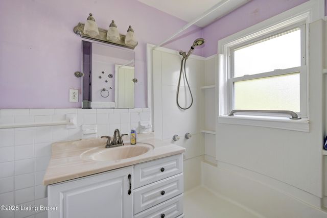 4607 Bardstown Rd, Louisville, KY 40218