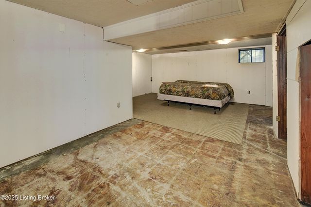 4607 Bardstown Rd, Louisville, KY 40218