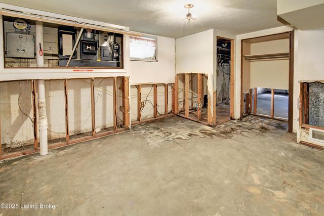 4607 Bardstown Rd, Louisville, KY 40218