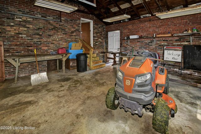 4607 Bardstown Rd, Louisville, KY 40218