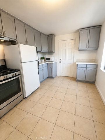 815 E 109th Street, Los Angeles, CA 90059