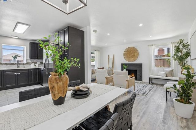 3287 Kelly St, Hayward, CA 94541