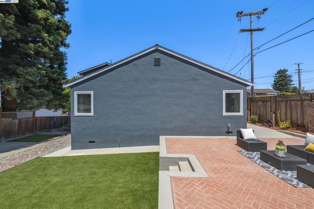 3287 Kelly St, Hayward, CA 94541