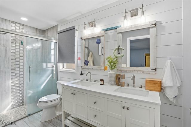 703 SE 7th ST 2, Cape Coral, FL 33990