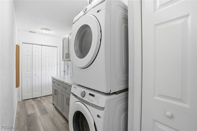 703 SE 7th ST 2, Cape Coral, FL 33990