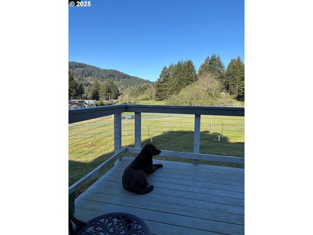 98825 PLEASANT HILL Dr 6, Brookings, OR 97415