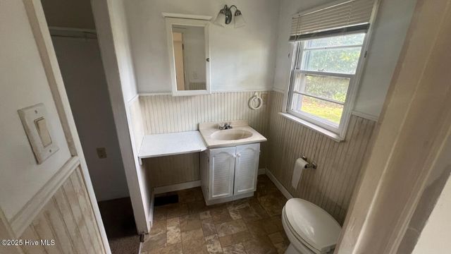 2300 Burgaw Highway, Jacksonville, NC 28540