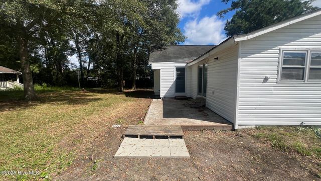 2300 Burgaw Highway, Jacksonville, NC 28540