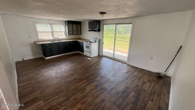 2300 Burgaw Highway, Jacksonville, NC 28540