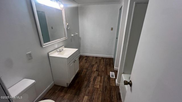 2300 Burgaw Highway, Jacksonville, NC 28540