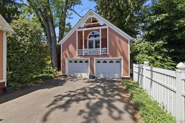 10 West Street, Marlboro, NY 12542