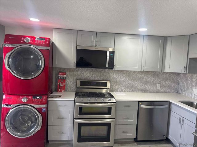 6504 W 14th Avenue, Lakewood, CO 80214