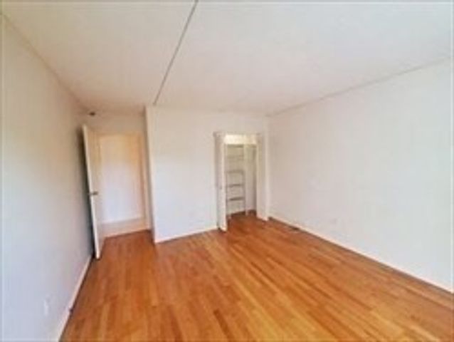 58 Broadlawn Park 512, Boston, MA 02132