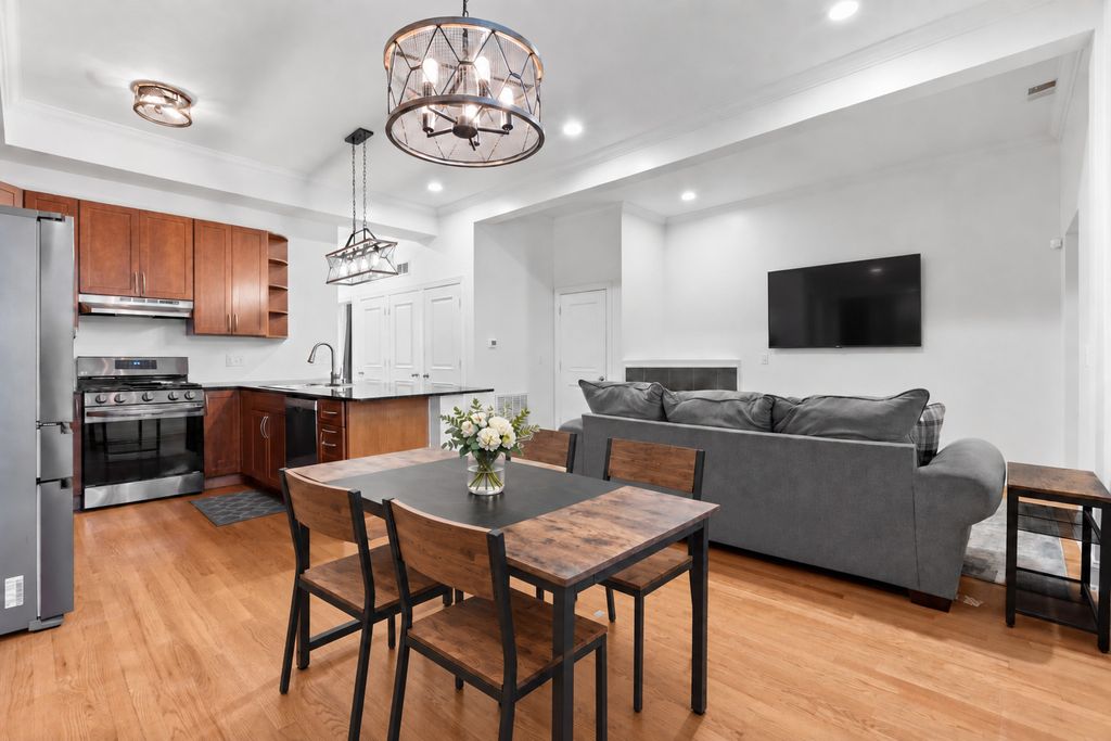 2729 W Washington Boulevard 2, Chicago, IL 60612 — photo 2